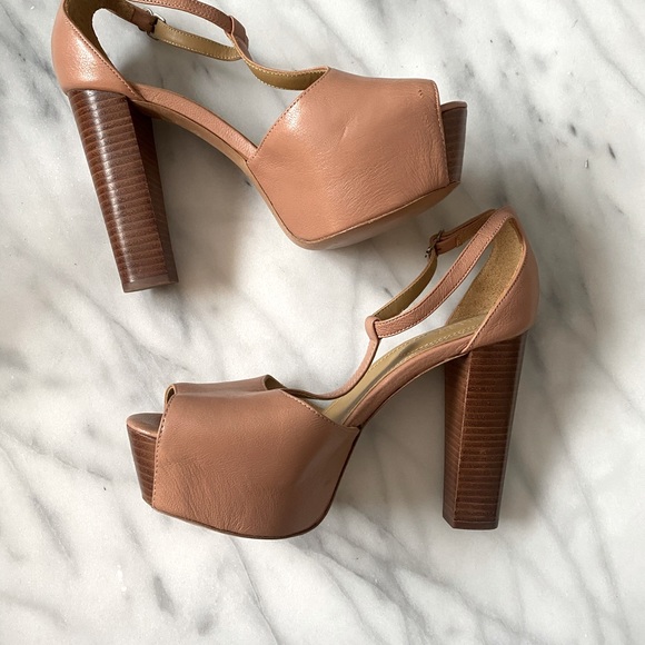 ❣️See By Chloe Light Pink-Nude Platform Heels❣️